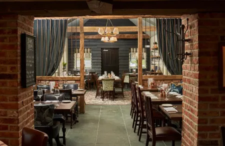 The White Horse Отели в г. Кокинг