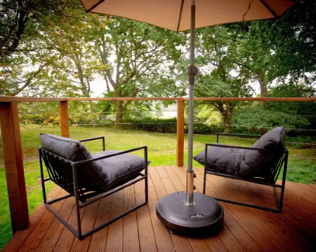 Luna Domes Hotels in Edenbridge