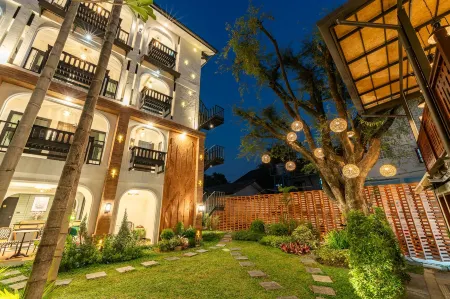 Shamrock Chiangmai Hotel-Adult only
