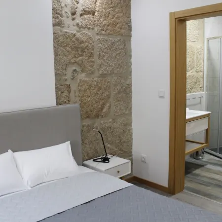 Alojamento Girassol - Guest House - Quarto Com Casa de Banho Privativa