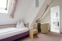 Hotel & Restaurant Park Cafe ISA Hotels in Noda