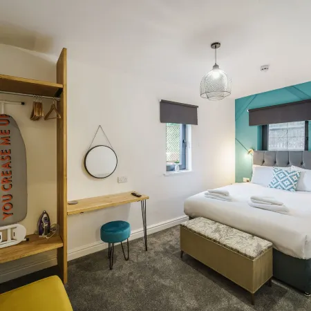 Deluxe Studio Apartments