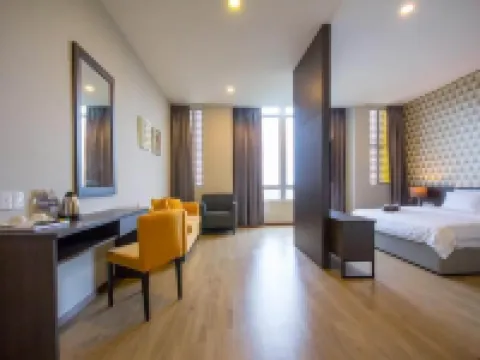 Omg Hotel Hotels near Arulmigu Sri Maha Karumari Kulathambal Temple Simpang Ampat , Seberang Perai