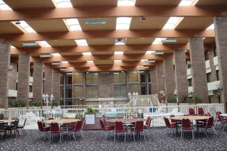 Clarion Hotel & Conference Center Lansing West