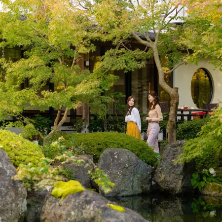 Hotel Hoho "A Hotel Overlooking the Echigo Plain and the Yahiko Mountain range"