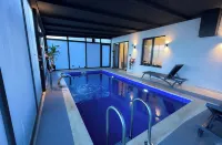 Green Hills Suites - Pool