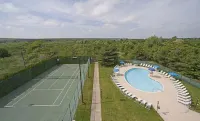 Hilton Long Island/Huntington - Pools