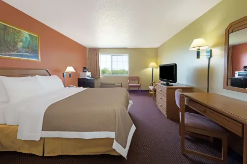 Days Inn by Wyndham Cameron
