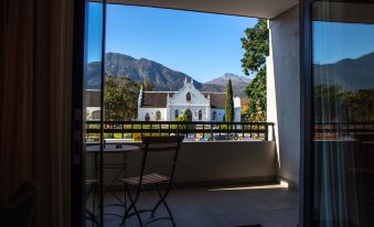 Le Petit Manoir Boutique Hotel
