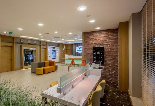 Holiday Inn 외관 또는 로비