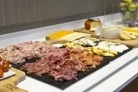 Acta the Avenue - breakfast