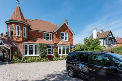 The Lawn Guest House Gatwick Hotels in Gatwick Airport