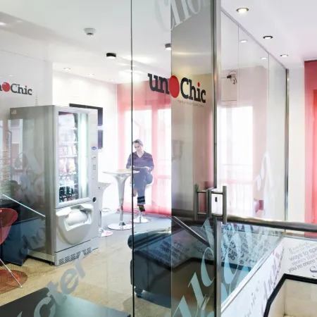 Hospedium Hostal Un Punto Chic Отели в г. Уэска