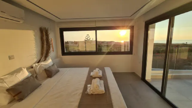 Phaedrus Living: Venus Seaview Lighthouse Villa