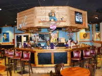 Boardwalk Beach Hotel - bar