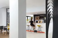 Sunley Hotel - bar