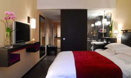 Eastwest hotel by Malone