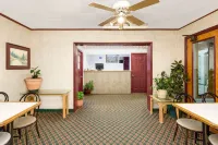 Knights Inn Galax Hotels in Fries