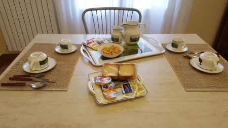 Federico II Отели рядом с достопримечательностью «Colonne Terminali della Via Appia»