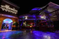 Divi Dutch Village Beach Resort Hoteles cerca de Beach at the Blue Residences