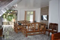 Seaside Traveler's Inn by Camiguin Island Home