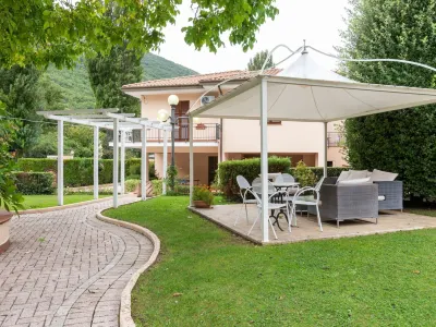 Apartment in Umbria with Pool & Nature Views