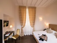 Tridente Suites Hotels near Globe Theatre