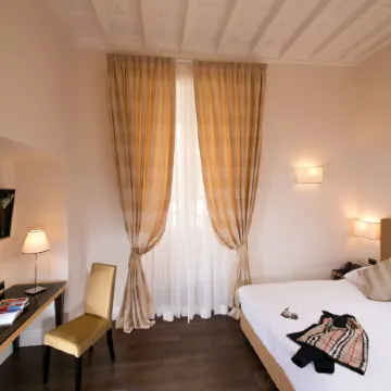 Tridente Suites Отели рядом с достопримечательностью «Пьяцца дель Пополо»