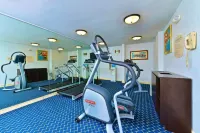Baymont by Wyndham Savannah Midtown - parkir