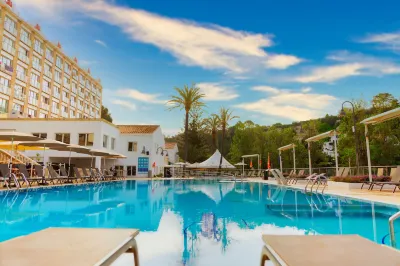Minura Cala Galdana & Apartamentos d'Aljandar Hotels near Macarelleta