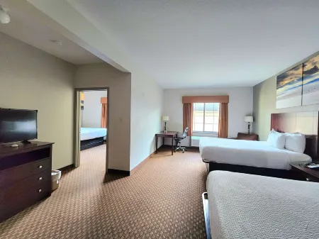 Days Inn by Wyndham Kemah Отели в г. Кема