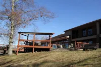 Skyline Lodge Hotels in Raleigh County