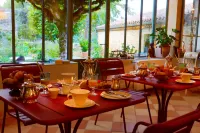 1 Logis à Domme - Piscine & Spa Hotel a Daglan