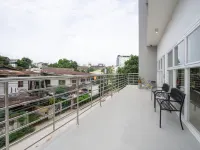 18 Suites Cebu Hotels near Tops