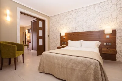 Hotel Piramide Hôtels à : Aios
