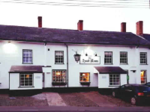 The Hood Arms Hotel di 