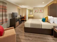 Eden Roc Inn & Suites Anaheim Hotels near Anaheim Convention Center