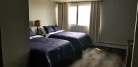 Gibbons Hotel &Tavern Hotels near Red Apple