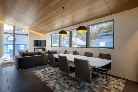 Eminence by the Hakuba Collection