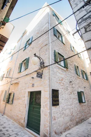 Apartments Nove Crkve Отели рядом с достопримечательностью «Собор Святого Иакова»