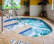 Comfort Inn & Suites Grinnell Near I-80 - spa