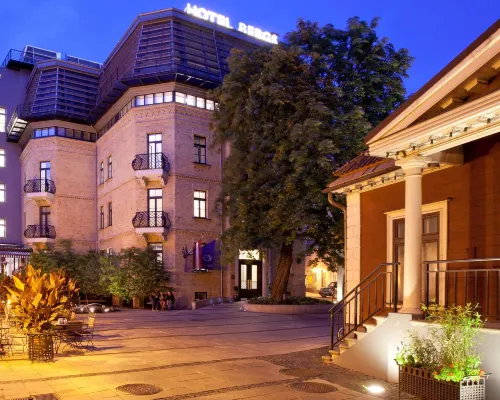 Hotel Bergs Suites Hotels near Avoti
