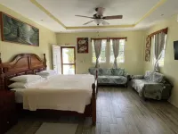 Hidden Treasure Vacation Home Blue Bay Cottage