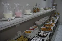 Hotel Howard Johnson Rosario - breakfast