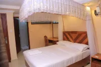 Emmaus Guesthouse Kampala - Pensions