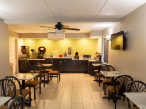 Regency Inn Hotel di Monroe County