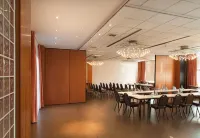 Hotel Leonardo da Vinci فنادق في بوسیسیو پارینی