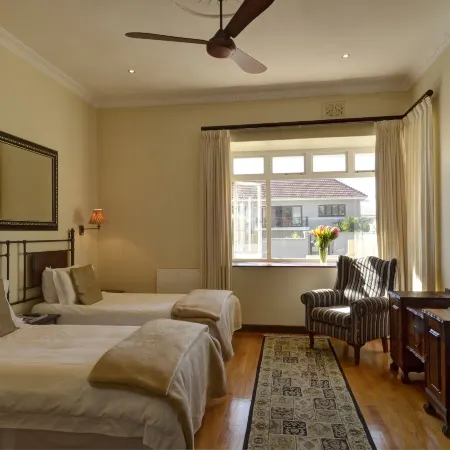 Sundown Manor Guest House Отели рядом с достопримечательностью «Френей»