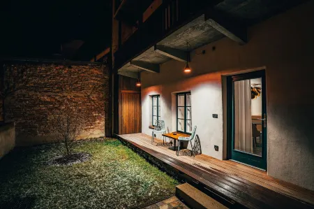 Ultra Premium Apartments Отели рядом с достопримечательностью «[P] Parkoviště P5 - Autobusové nádraží»