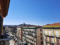 ベロベロルームス & アパートメント